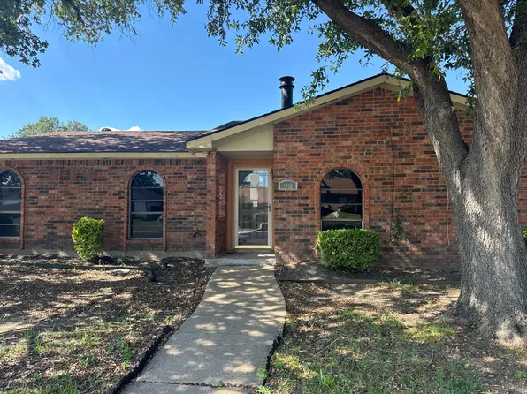 1810 Sandra Ln, Grand Prairie, TX 75052