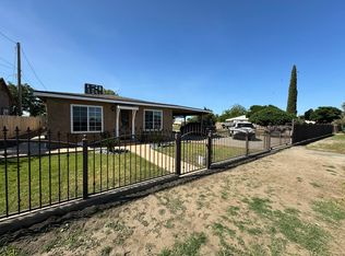 207 E Beacon Ave, Tulare, CA 93274