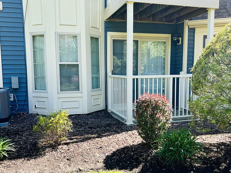 112 Longfield Ct — Photo 9