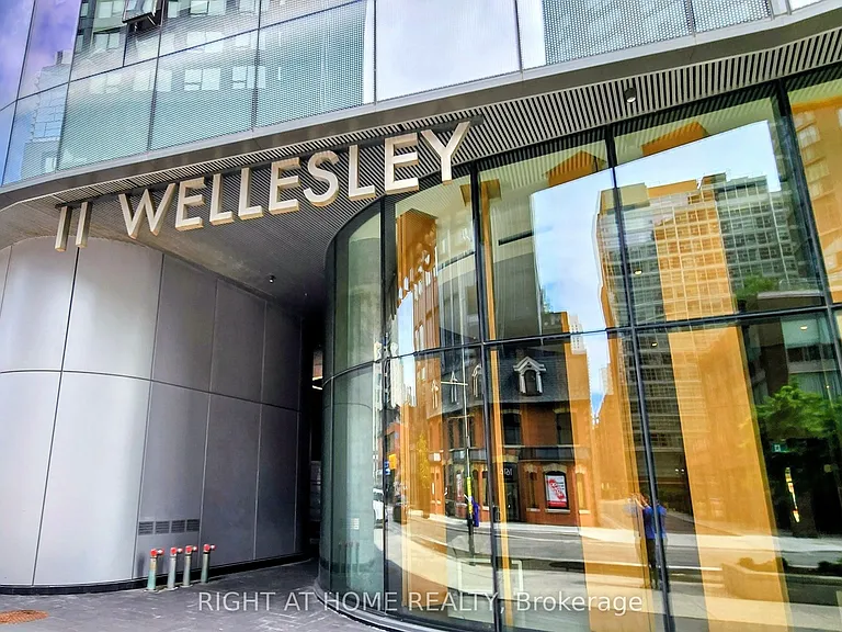 11 Wellesley St W #4301 — Photo 1
