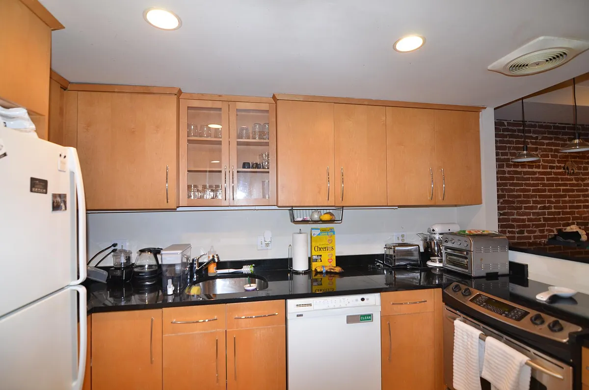 Building Photo - 683 Massachusetts Ave #1