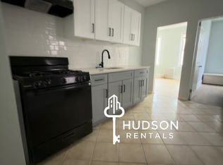 87 W 20th St #1R, Bayonne, NJ 07002