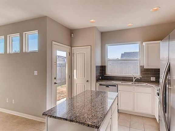 3rd image of 119 Gambel Oak Way