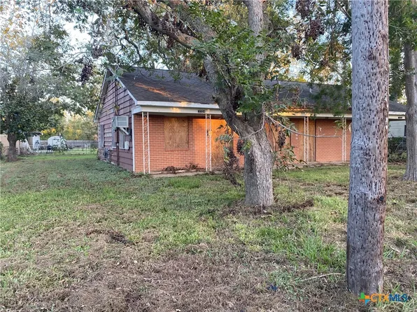 2322 N Fulton St, Wharton, TX 77488