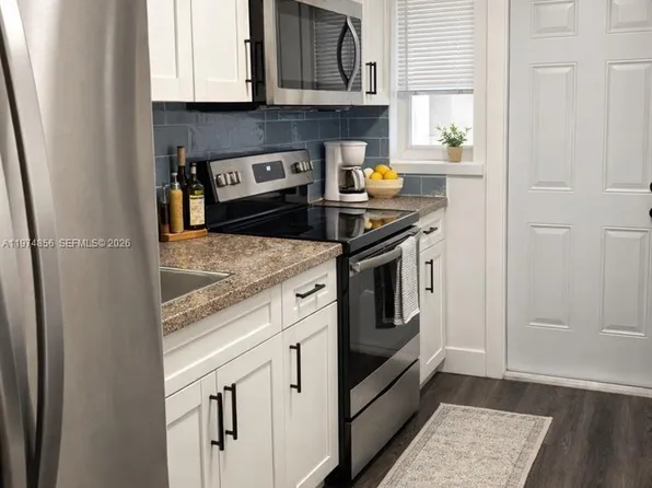 3551 SW 10th St #8A, Miami, FL 33135