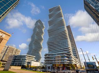 3900 Confederation Pkwy #3911, Mississauga, ON L5B 0M3