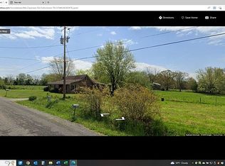 946 Clearview Rd, Cottontown, TN 37048