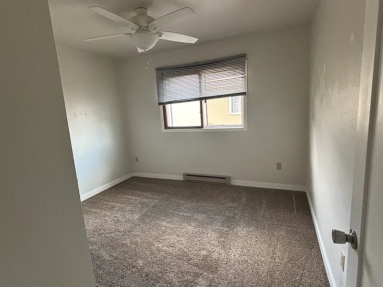 1024 Oxford Ln #66 — Photo 6