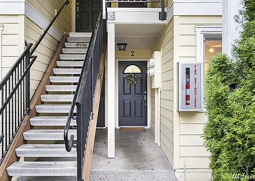 14601 NE 50th Pl #E-2 Photo 1