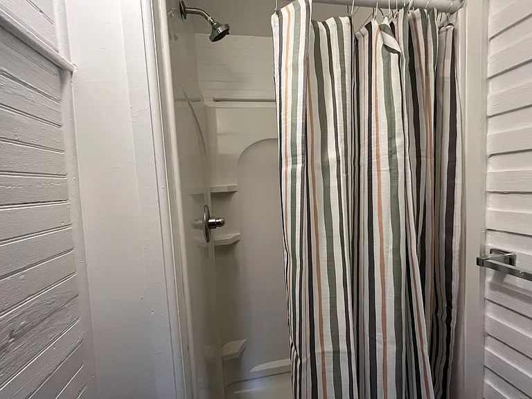 310 N Bennett St — Photo 12