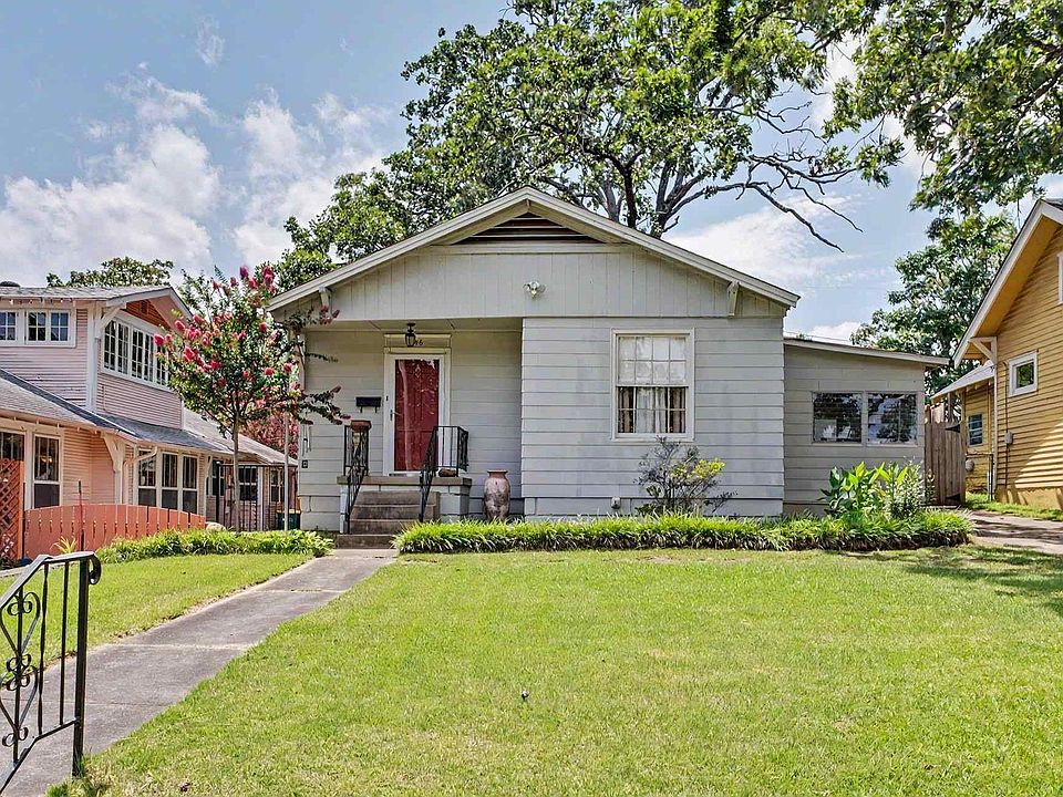 1st image of 216 Rosetta St