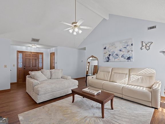 4th image of 300 Jeremys Straight