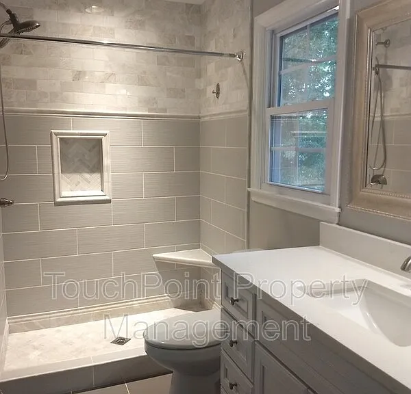 1114 Glenshannon Rd — Photo 14