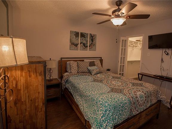 5th image of 4020 Evergreen St #115D
