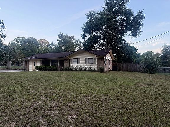 2nd image of 192 Cedar Ct