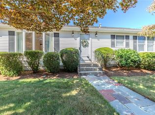 29 Zachariah Pl, Warwick, RI 02889