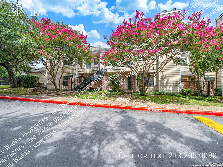 11610 Vance Jackson Rd #ROAD413 — Photo 12