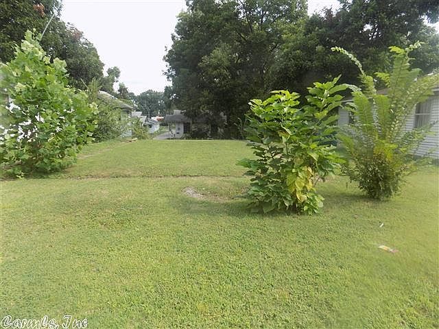 1st image of 814 W 24th St