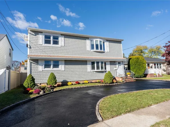 145 S 7th Street, Bethpage, NY 11714