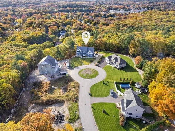 5 Lacey Ct, Smithfield, RI 02917
