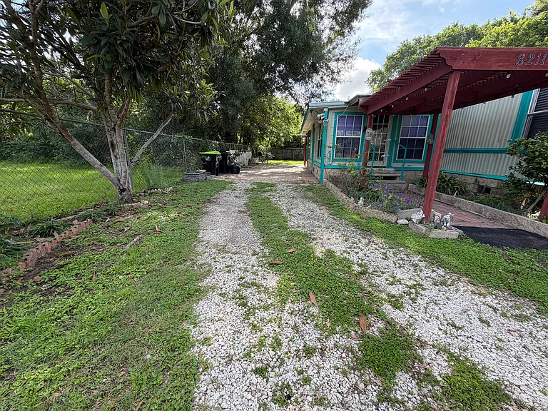 8211 Wallis St — Photo 3