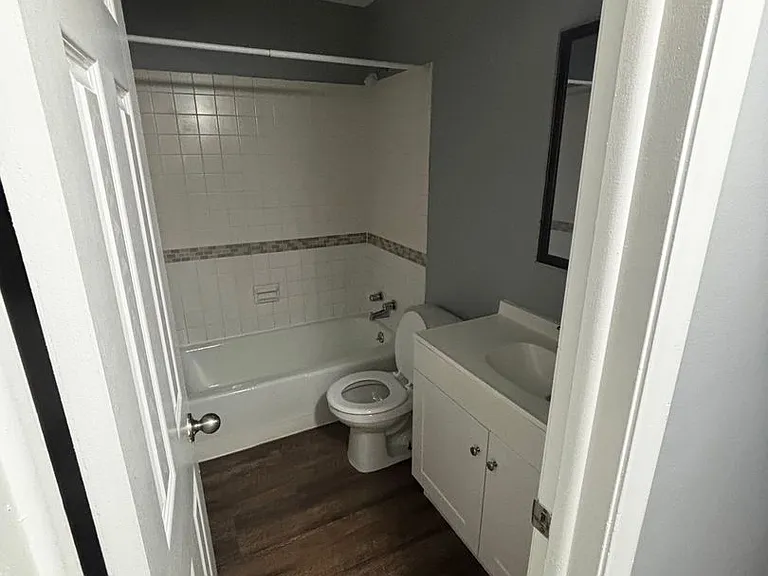Pet-Friendly Apartments in Shawnee, KS Near Kansas City — Photo 37