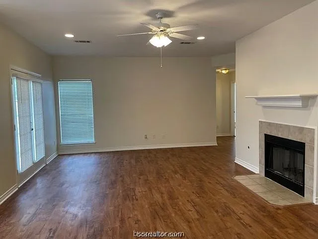 205 Landsburg Ct — Photo 5