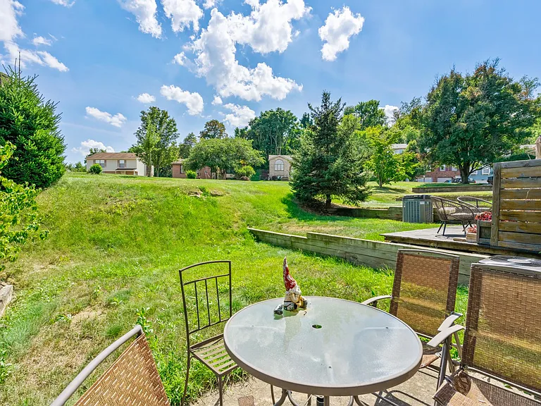 2851 Dolores Dr — Photo 24