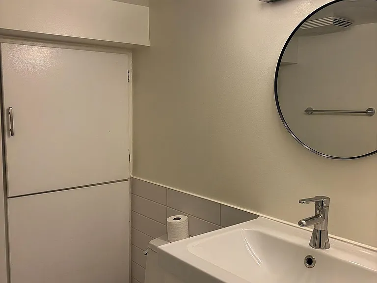 16 Montrose Ave #BASEMENT — Photo 18