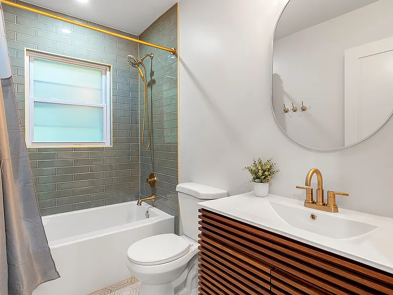 1540 Berkeley Ln NE — Photo 20