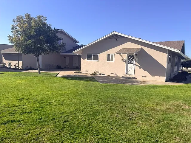 4 bed, 2729 sqft, $3,850 — Photo 2