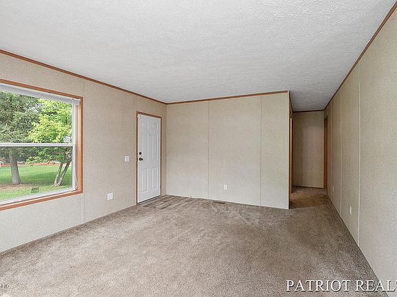 3rd image of 213 Godfrey St