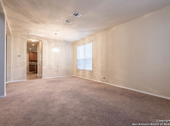 4th image of 409 Zoeller Way