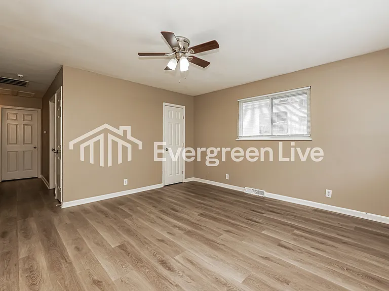 4634 Woodland Hills Blvd — Photo 3