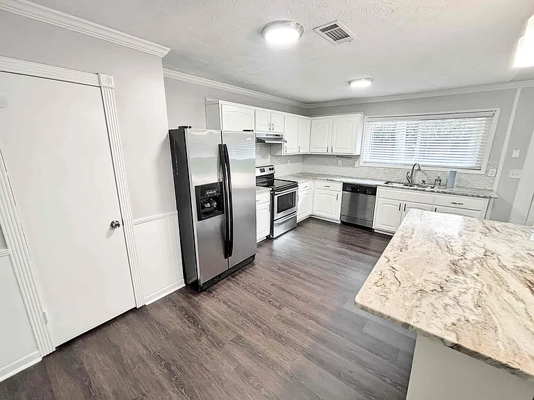 1552 Blackwell Rd — Photo 4