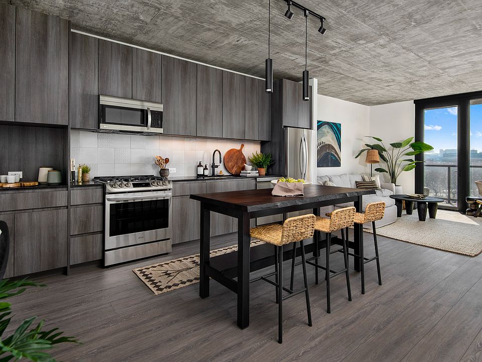 1st image of 1415 W Lake St #305