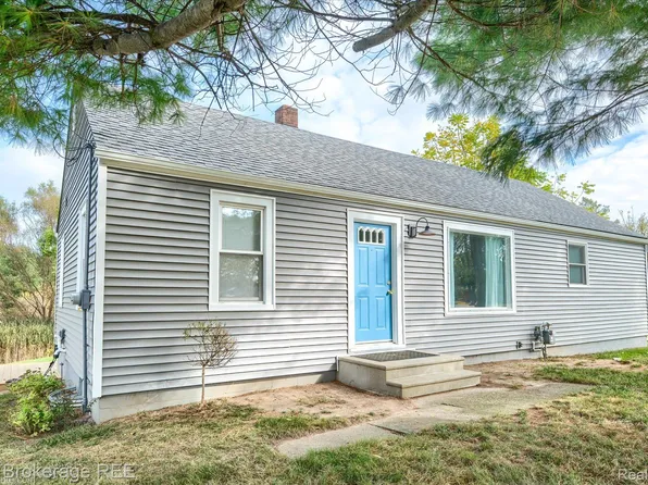 2061 E Grand Blanc Rd, Grand Blanc, MI 48439