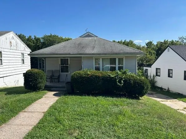3621 E 46th Ter, Kansas City, MO 64130