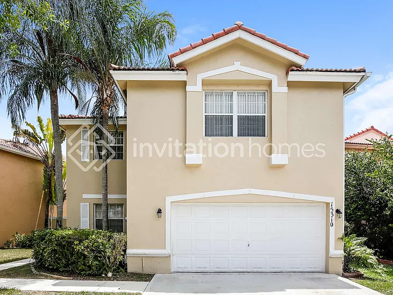 15310 SW 47th St — Photo 1