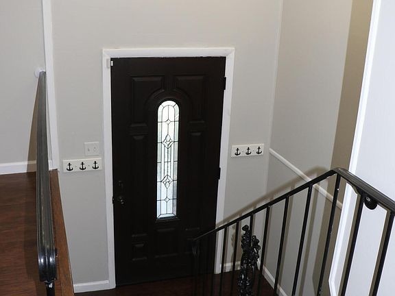 3rd image of 1327 Scotsbury Cir