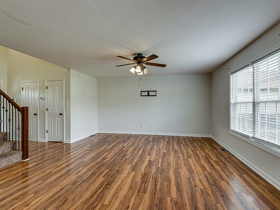 5th image of 3619 Fox Den Ln
