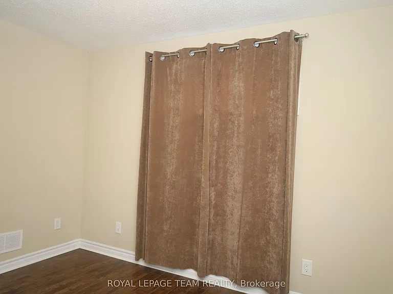 2194 Niagara Dr S — Photo 31