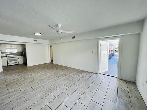 4th image of 301 S Shore Dr #4