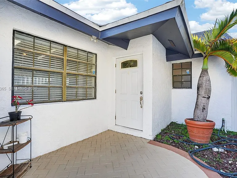 7016 SW 103rd Pl — Photo 3