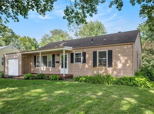7207 Dearborn St, Overland Park, KS 66204