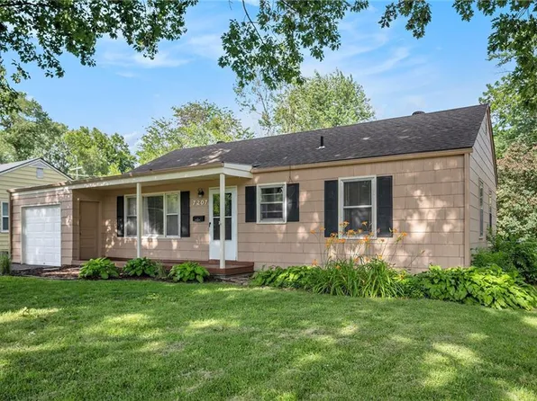 7207 Dearborn St, Overland Park, KS 66204