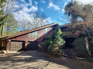 504 Hallet Rd, East Stroudsburg, PA 18301