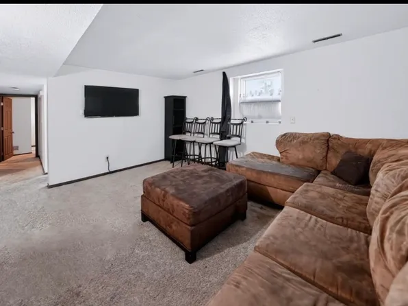 318 Baker St E #1, Saint Paul, MN 55107