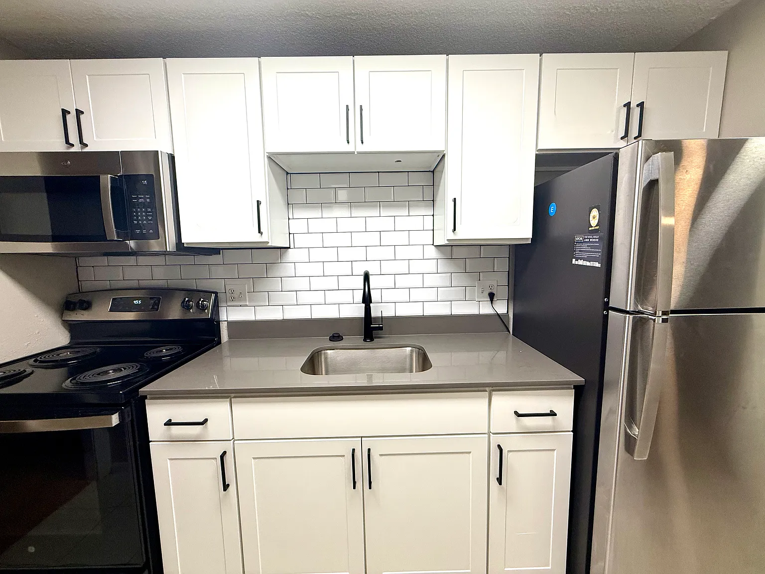 1 bed, 625 sqft, $1,049 — Photo 2