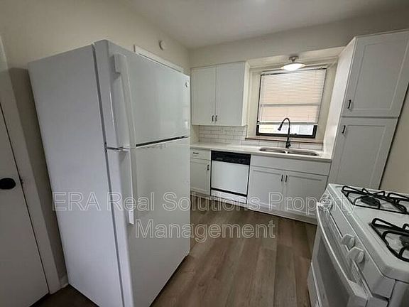 3rd image of 221 Dana Ave #D
